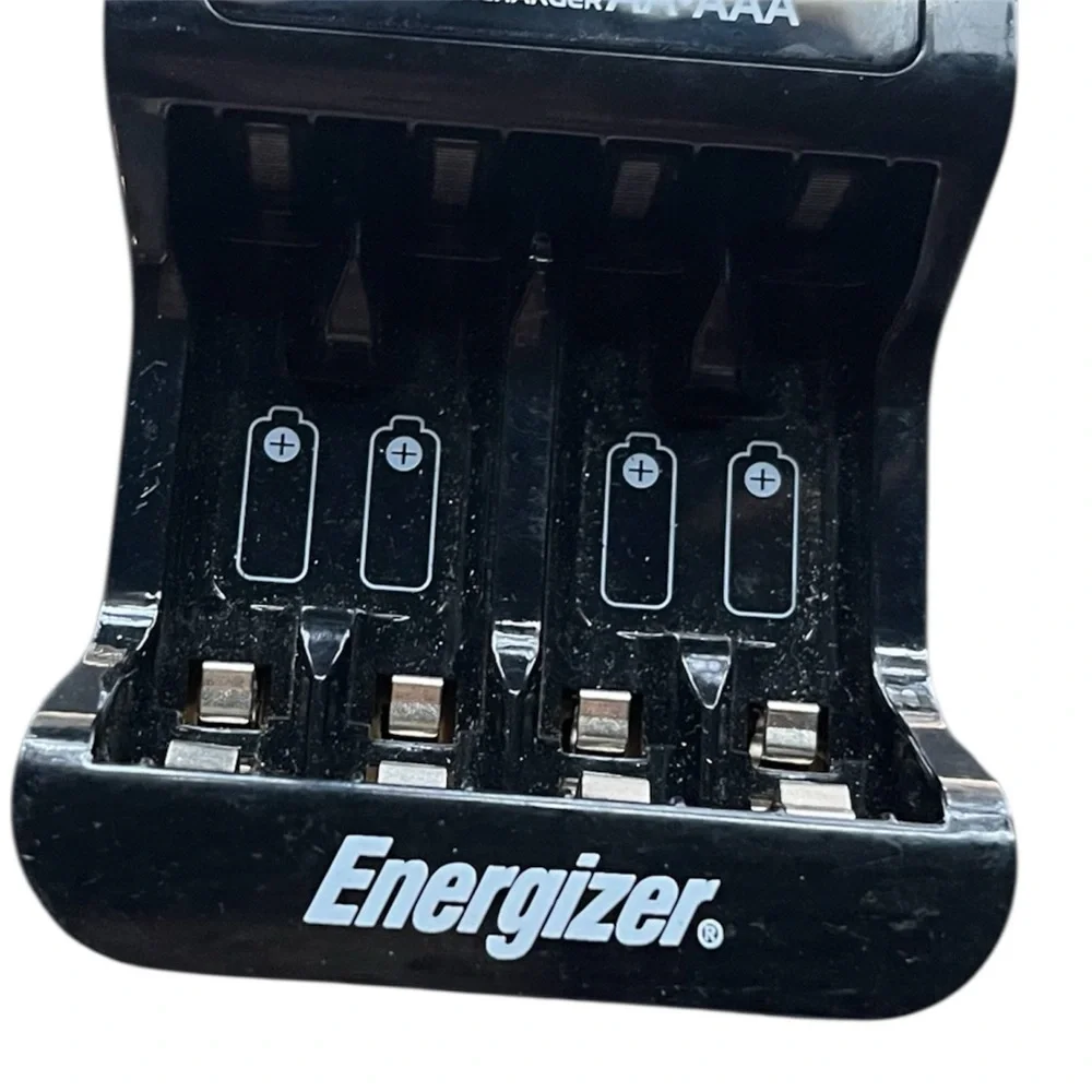 Energizer Black Battery Charger for AA/AAA